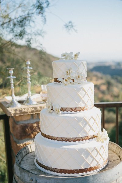trendy wedding cake flavors 2014