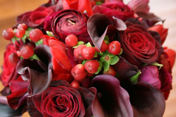 cranberry bouquet fall wedding colors