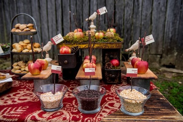 fall wedding desserts candy apple bar
