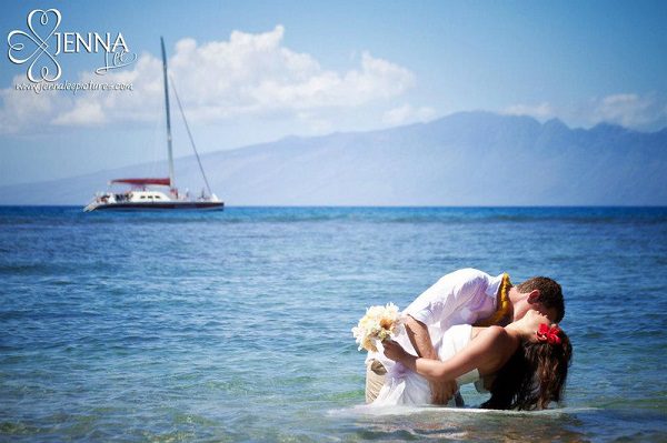 top Hawaii wedding photographer Jenna Lee