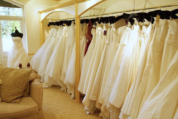 save money on wedding dress