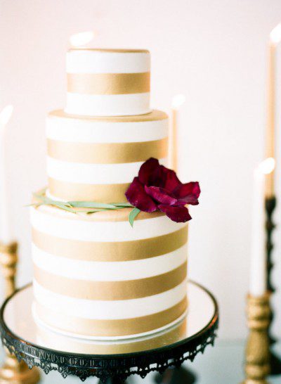 gold-wedding-cake